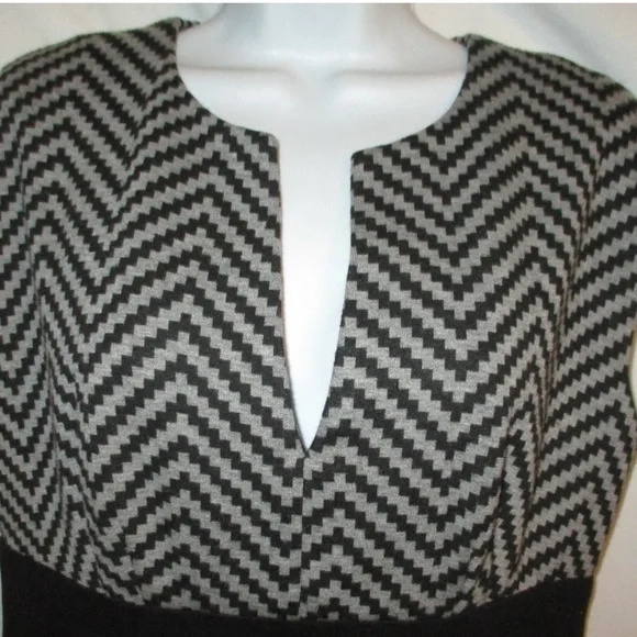 Trina Turk Business Dress - Picture 4 of 5